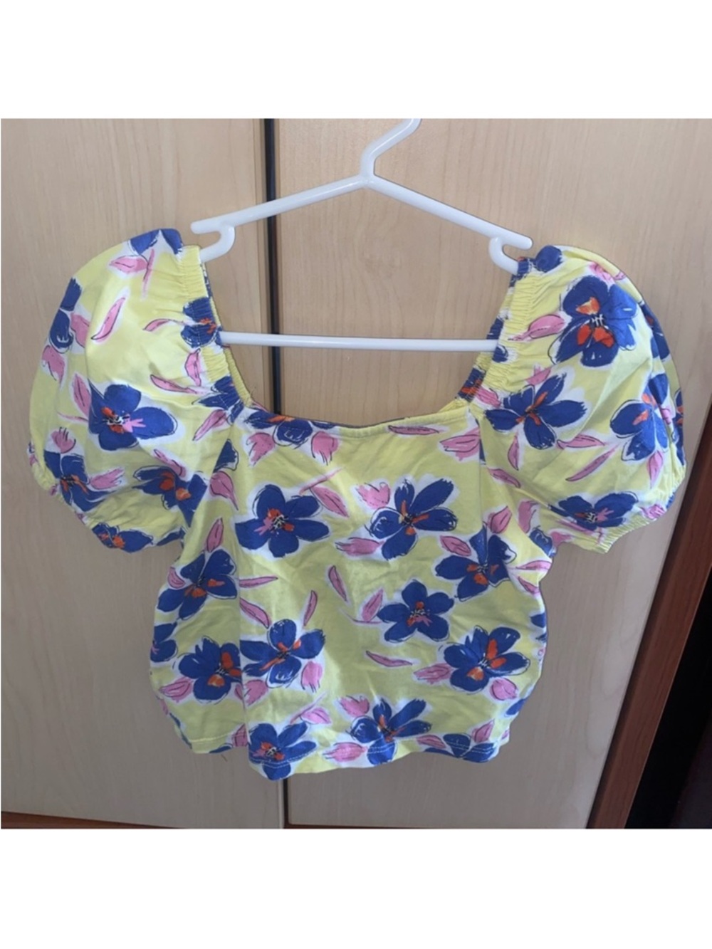 Zara girl floral cut out back top size 9 (134 cm)